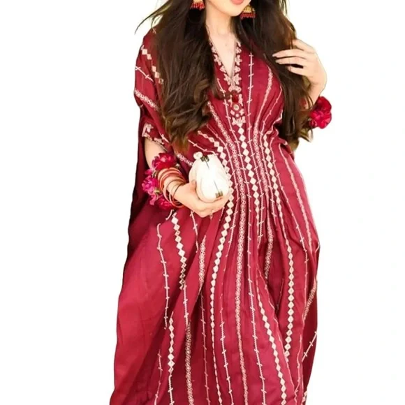 NWOT Pakitani Shalwar Kameez/Indian Salwar Kameez/Maroon Kaftan SZ Medium - Picture 1 of 11